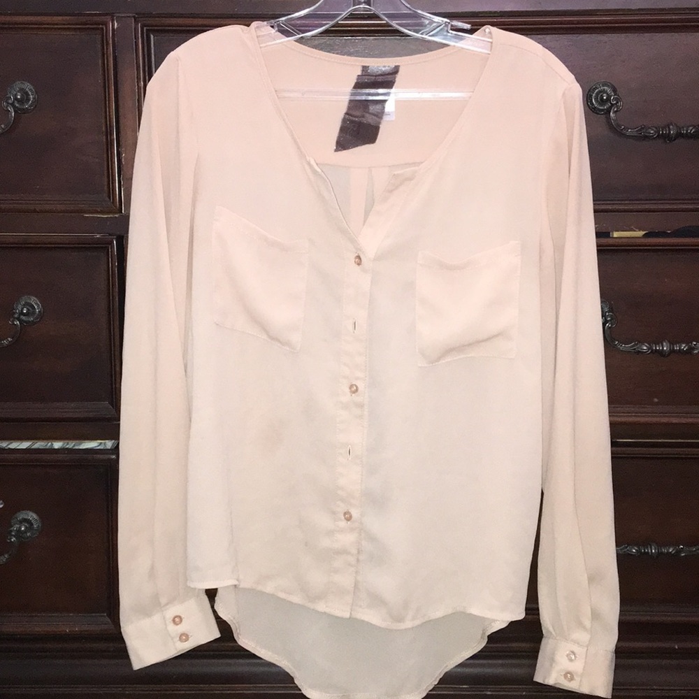 Cream button up blouse 💓